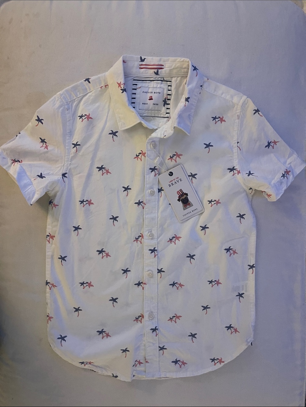 NWT Boys Size 8 Cactus White Short-Sleeve Button-Down with Blue & Red Palm